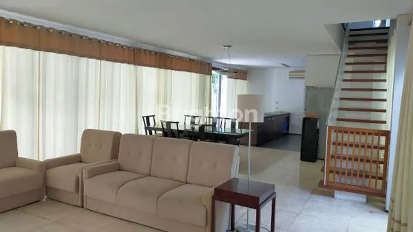 image MODERN VILLA DI ISEN INTERNATIONAL LIVING. DEKAT SUPERMALL (2)