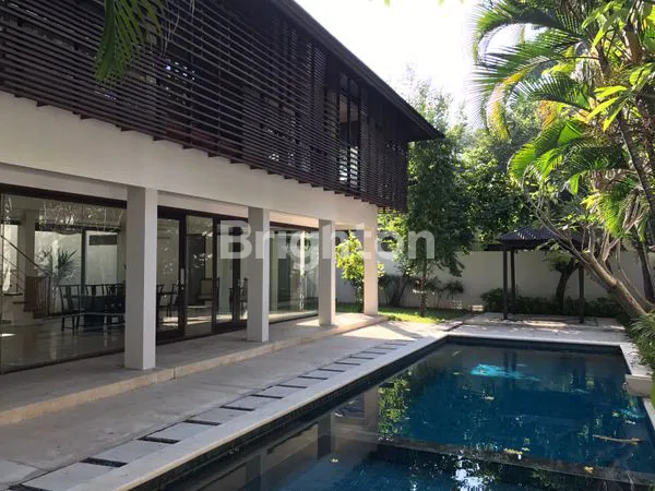 image MODERN VILLA DI ISEN INTERNATIONAL LIVING. DEKAT SUPERMALL (4)