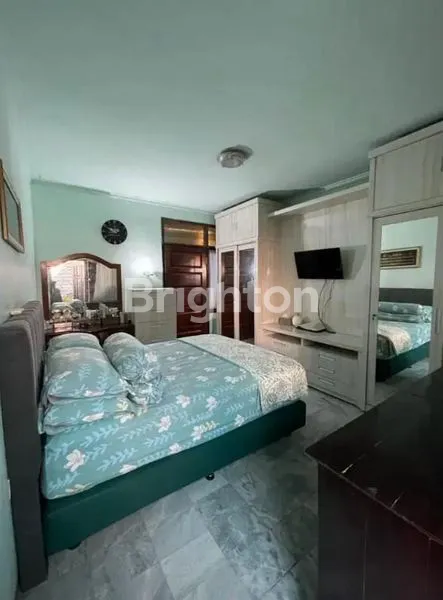 image RUMAH MEWAH FULL FURNISH 2 LANTAI TENGAH KOTA DEKAT SUNCITY (2)