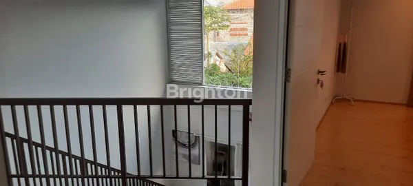 image RUMAH KOMPLEK SUNSET ROAD  (3)