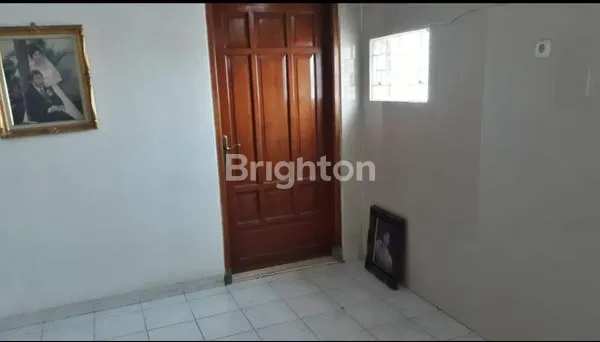 image RUMAH 2 LANTAI TERAWAT DAN SIAP HUNI - LETAK SANGAT STRATEGIS  (4)