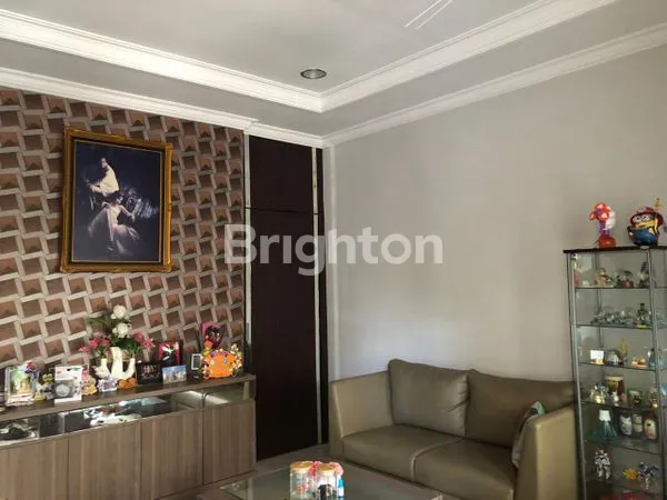 image RUMAH SECOND MINIMALIST TERAWAT CITRALAND AIR WTPCARPORT 1ROW 2.5 MOBILBANGUNAN MINIMALIS SIAP HUNI + FULL WALLPAPER + FURNISH SEBAGIAN (3)