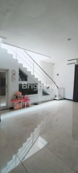image RUMAH 3 LT DI DAERAH CIBUBUR JAKARTA TIMUR (2)