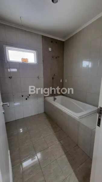 image RUMAH IDAMAN CANTIK DI GADING SERPONG TANGERANG (2)