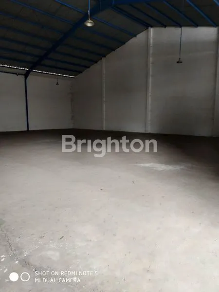 image BANGUNAN KOKOH TRNGAH KOTA  (1)