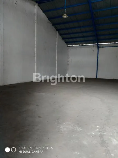 image BANGUNAN KOKOH TRNGAH KOTA  (6)