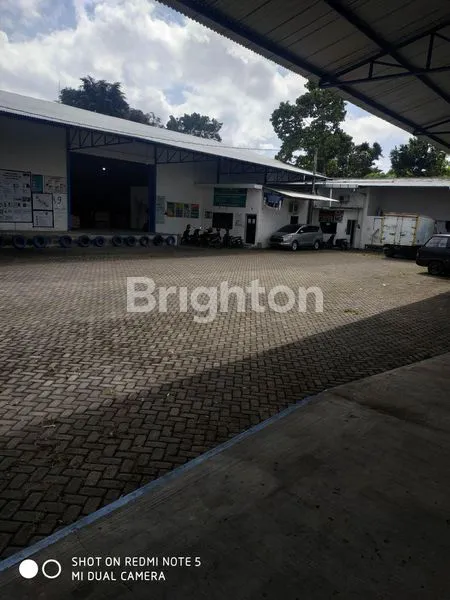 image BANGUNAN KOKOH TRNGAH KOTA  (3)