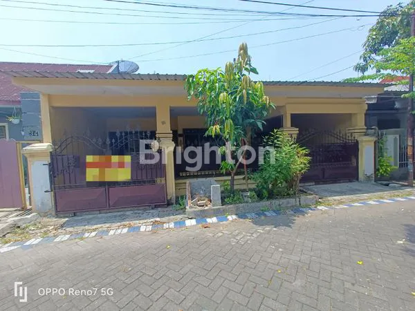 image RUMAH TENGAH KOTA DEPAN KELUAR ADA PASAR LARANGAN, TAMAN JENGGALA JALAN BASUKI RAHMAT (2)