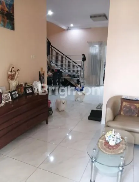 image RUMAH 2 LANTAI SURABAYA TIMUR (2)