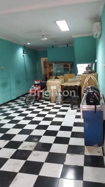 RUKO KOMERSIL LOKASI STRATEGIS DI PUSAT KOTA SELANGKAH KE JALAN JENDRAL SUDIRMAN DAN AKSES TRANSPORTASI PUBLIK DUKUH ATAS, MENTENG JAKARTA PUSAT