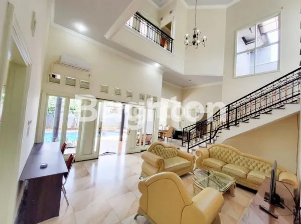 image RUMAH MEWAH 2 LANTAI DI DIENG, FULL FURNISH & KOLAM RENANG (1)