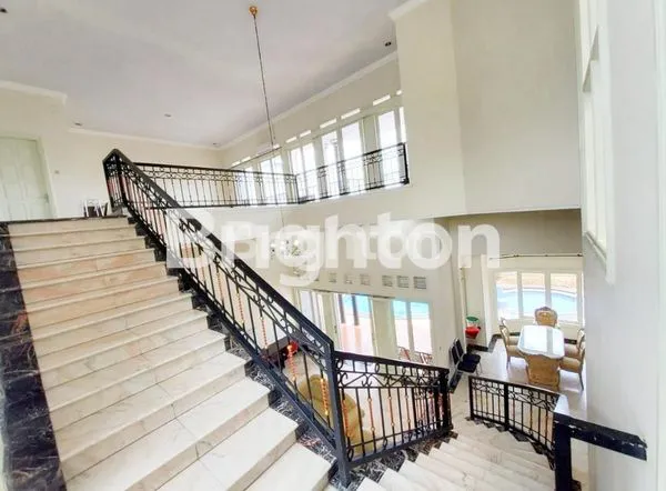 image RUMAH MEWAH 2 LANTAI DI DIENG, FULL FURNISH & KOLAM RENANG (2)