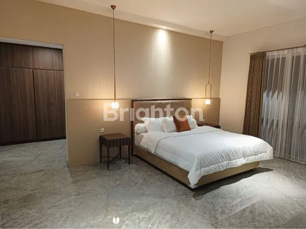 image RUMAH STRATEGIS MEWAH FULL FURNISH RAYA ROYAL RESIDENCE BARU RENOVASI  (5)