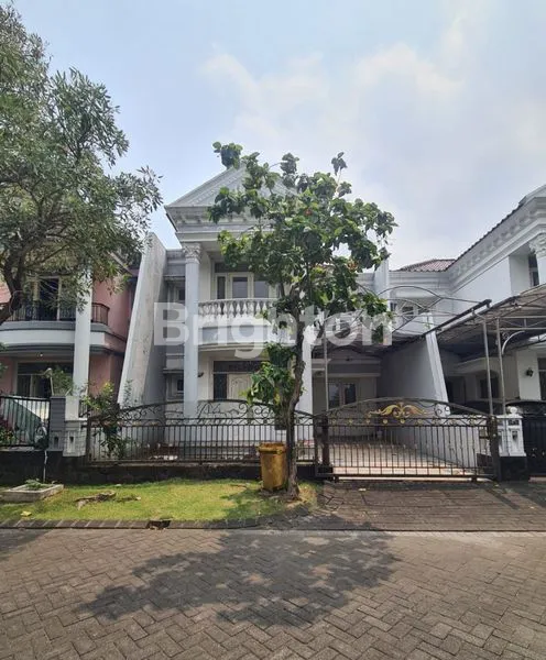 image RUMAH MEWAH AMERICAN STYLE SURABAYA BARAT SANGAT TERAWAT TINGGAL MASUK (1)