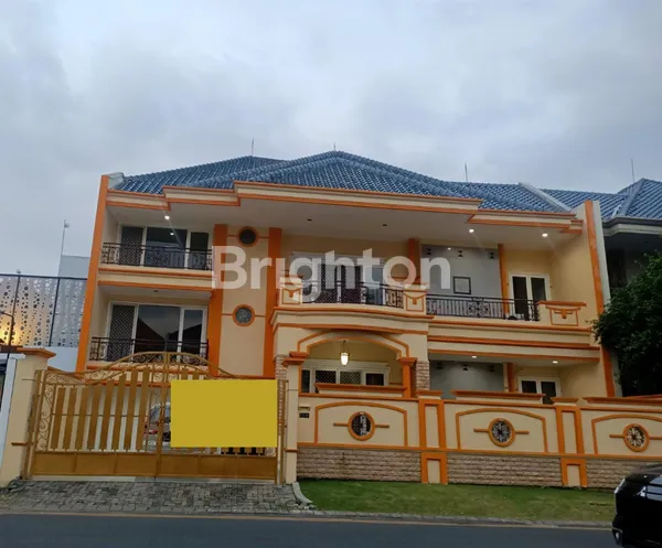 image RUMAH VILLA TAMAN GAPURA CITRALAND SURABAYA (1)