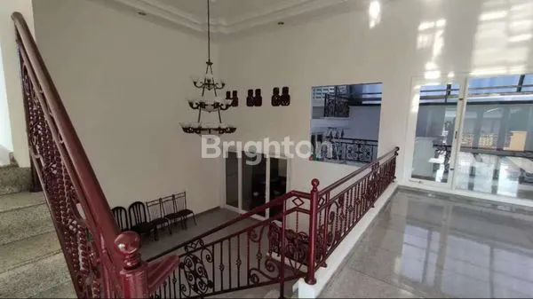 image RUMAH VILLA TAMAN GAPURA CITRALAND SURABAYA (5)