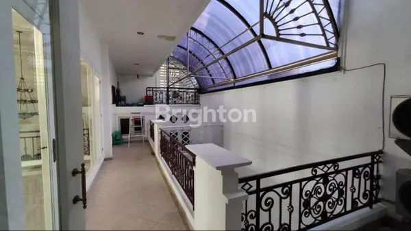 image RUMAH VILLA TAMAN GAPURA CITRALAND SURABAYA (6)