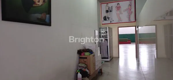 image RUMAH MEWAH DI KEDIRI (3)