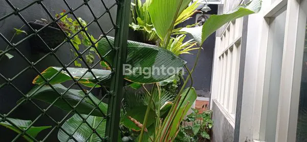 image RUMAH MEWAH DI KEDIRI (8)