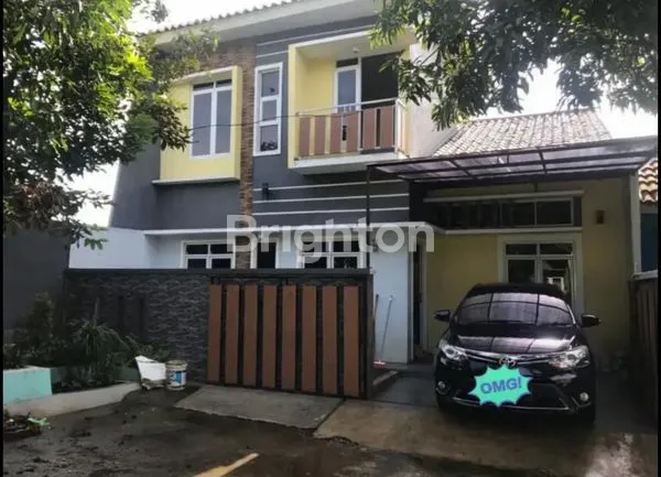image RUMAH CANTIK MURAH 2 LANTAI SIAP HUNI (2)