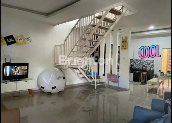 image RUMAH CANTIK MURAH 2 LANTAI SIAP HUNI (4)