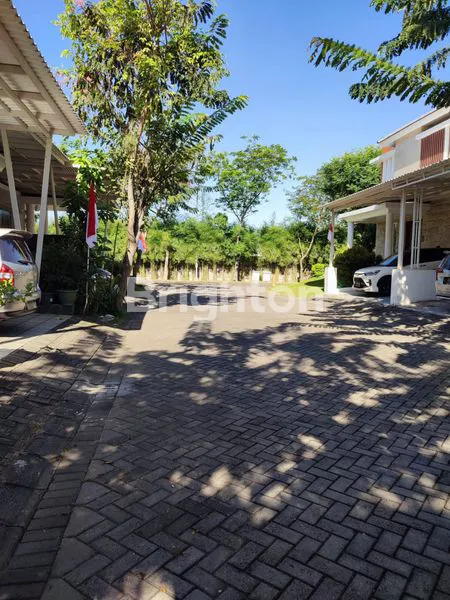 image RUMAH GREENLAKE CITRALAND SURABAYA (8)