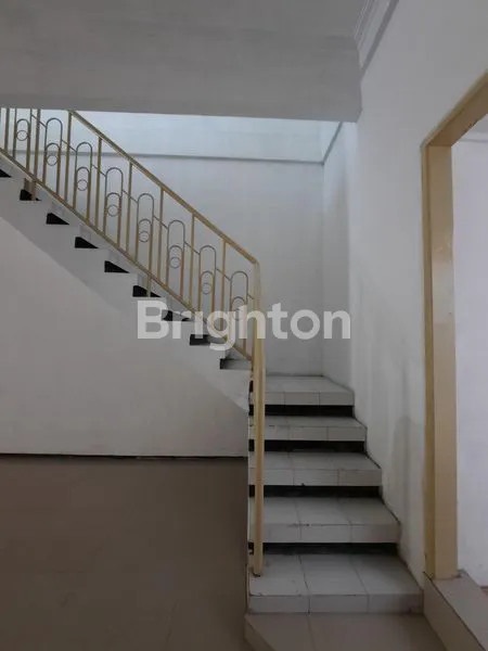 image RUKO 2 LANTAI SIAP DIHUNI. LOKASI SANGAT STRATEGIS DI MULYOSARI PUSAT KERAMAIAN (3)