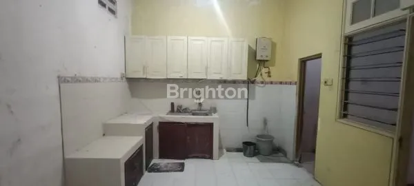 image RUMAH TENGAH KOTA DEKAT DENGAN MALL DAN SUPERMAEKET (3)