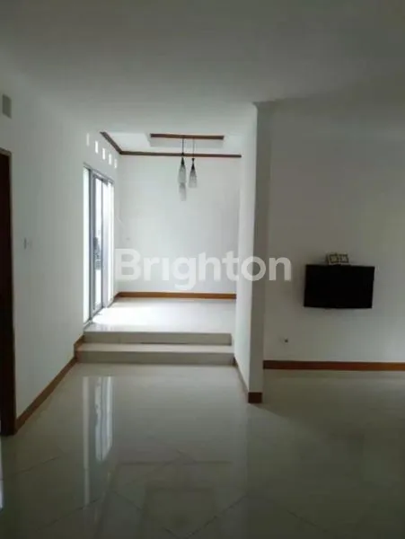 image RUMAH BAGUS DAN NYAMAN DI LOKASI STRATEGIS (5)