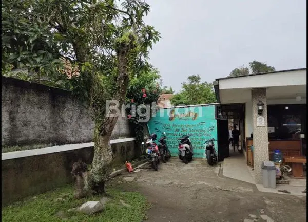 image RUMAH NYAMAN 1 LANTAI DENGAN HALAMAN YANG LUAS SIAP HUNI (3)