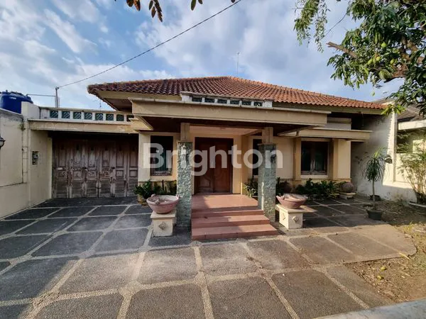 image RUMAH MEWAH TENGAH KOTA!!! MEWAH DAN SIAP!!!! (1)