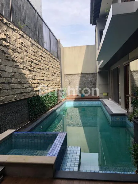 image RUMAH ASRI MAIN ROAD, VIEW CIAMIK DEPAN DANAU CITRALAND + POOL + BASEMENT (4)