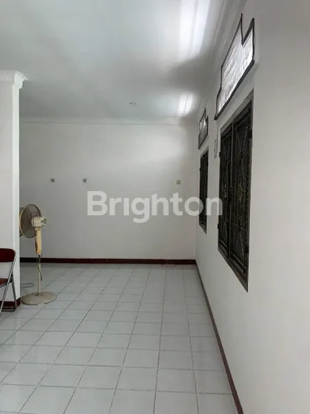 image RUMAH BARU RENOV DIDAERAH STRATEGIS DI TANJUNG DUREN JAKBAR (2)