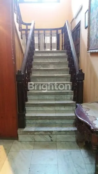 image HOTEL COCOK UNTUK MESS DAN KANTOR DI JALAN MAYJEN SUTOYO (3)