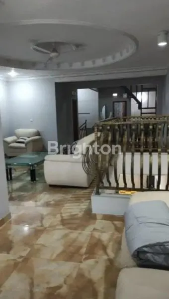 image RUMAH CANTIK 3 LANTAI MEWAH SIAP HUNI FULL FURNISHED MURAH (1)