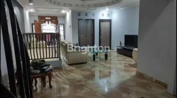 image RUMAH CANTIK 3 LANTAI MEWAH SIAP HUNI FULL FURNISHED MURAH (2)