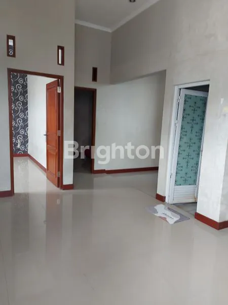image RUMAH TINGGAL DI PUSAT KOTA SOLO (8)