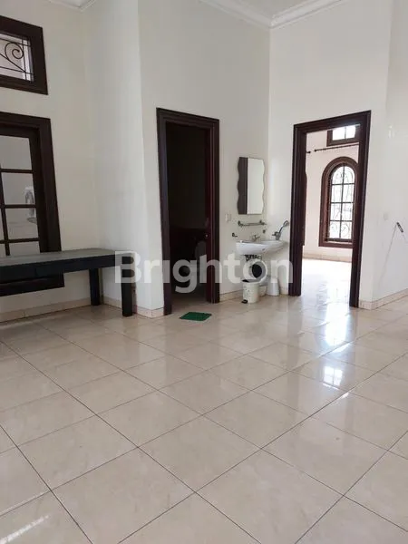 image DISEWAKAN RUMAH CENTRAL PARK (6)