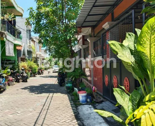 image RUMAH SIAP HUNI LEBAK DEKAT KENJERAN, PAKUWON CITY, MERR (1)