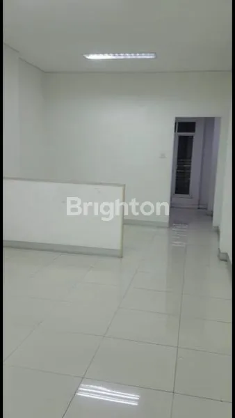 image RUKO JLN JEMURSARI (EX BANK OCBC NISP) (3)