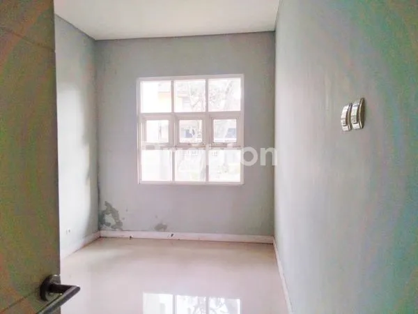 image RUMAH BARU GRESS DESIGN MODERN HARGA MURAH DI PBI ARAYA KOTA MALANG (7)