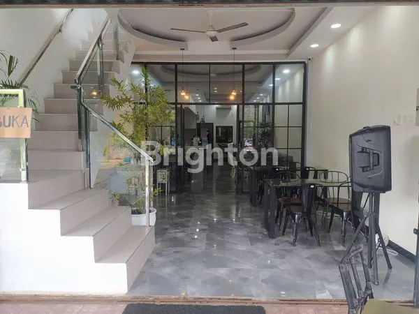 image RUKO 3 LANTAI FULL FURNISHED LOKASI STRATEGIS PINGGIR JALAN UTAMA (5)
