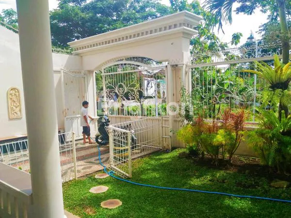 image RUMAH MEWAH BERNUANSA CLASSIC EROPA LOKASI STRATEGIS DEKAT EXIT TOL LAWANG KOTA MALANG (6)