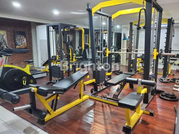 image RUMAH 3 LT FURNISHED MEWAH DAN ELEGAN DI KEDUNG BARUK SURABAYA (8)