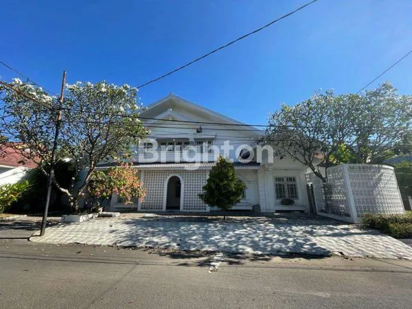 image RUMAH MEWAH PUTAT INDAH DEKAT FASILITAS UMUM SURABAYA BARAT (1)