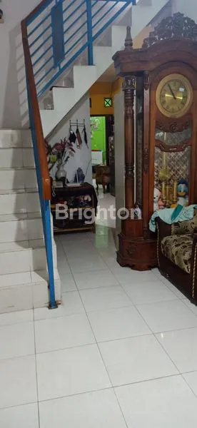 image RUMAH BAGUS 2 LANTAI DI TANJUNG BARAT JAKARTA SELATAN (2)