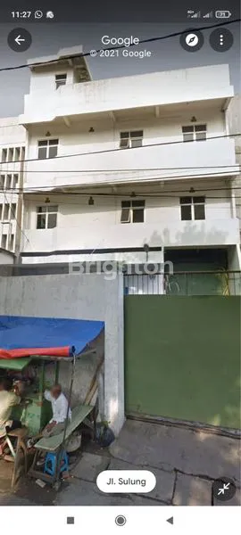 GUDANG BESAR 3 LANTAI DI TENGAH KOTA