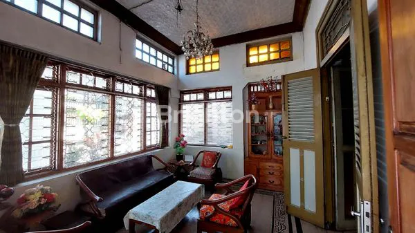 image RUMAH DI JL ZAINUL ARIFIN KLOJEN (2)