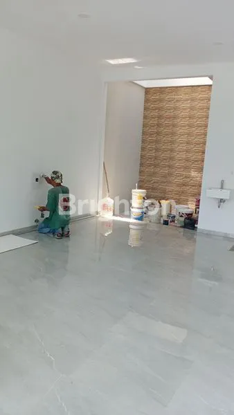 image RUMAH MEWAH GRAHA NATURA 3+1KT, VOID TINGGI, SIAP HUNI (3)