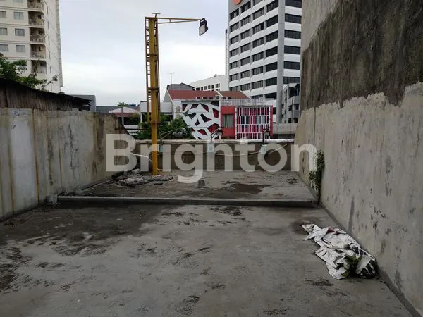 image RUKO 3.5 LANTAI NOL JALAN PANGLIMA SUDIRMAN SURABAYA (7)